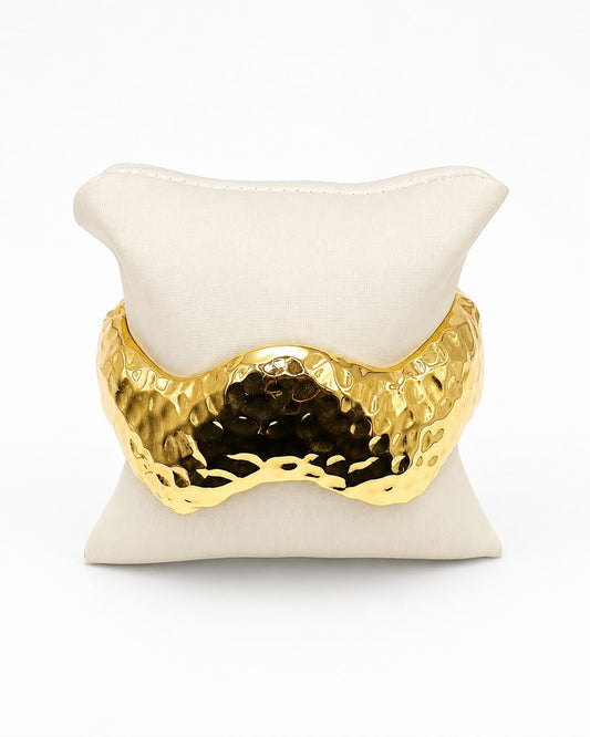 Bracelete dourado statement martelado hammerd glow
