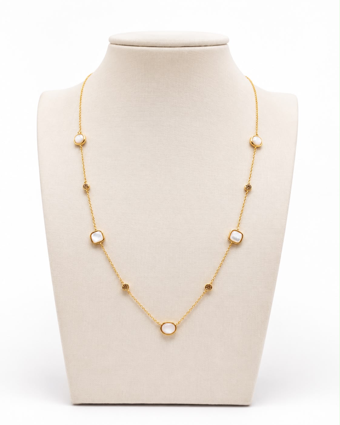 Colar dourado com madreperola madre gold petit