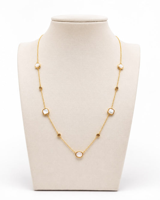Colar dourado com madreperola madre gold petit